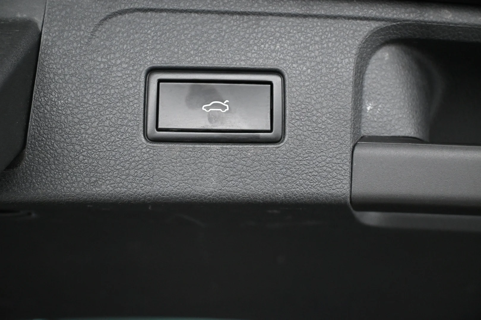 Car Image - 13DUPyOAMMVi84sJe0HFJu