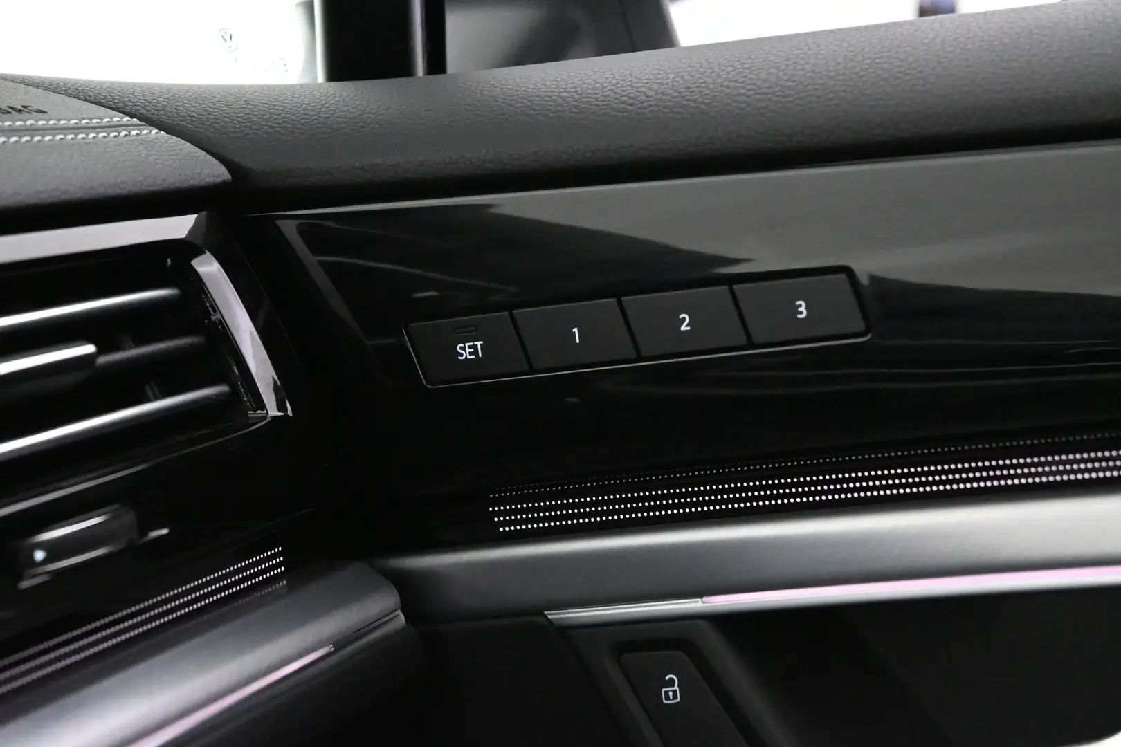 Car Image - 34GHuz6izc45g62k3u0Gqs