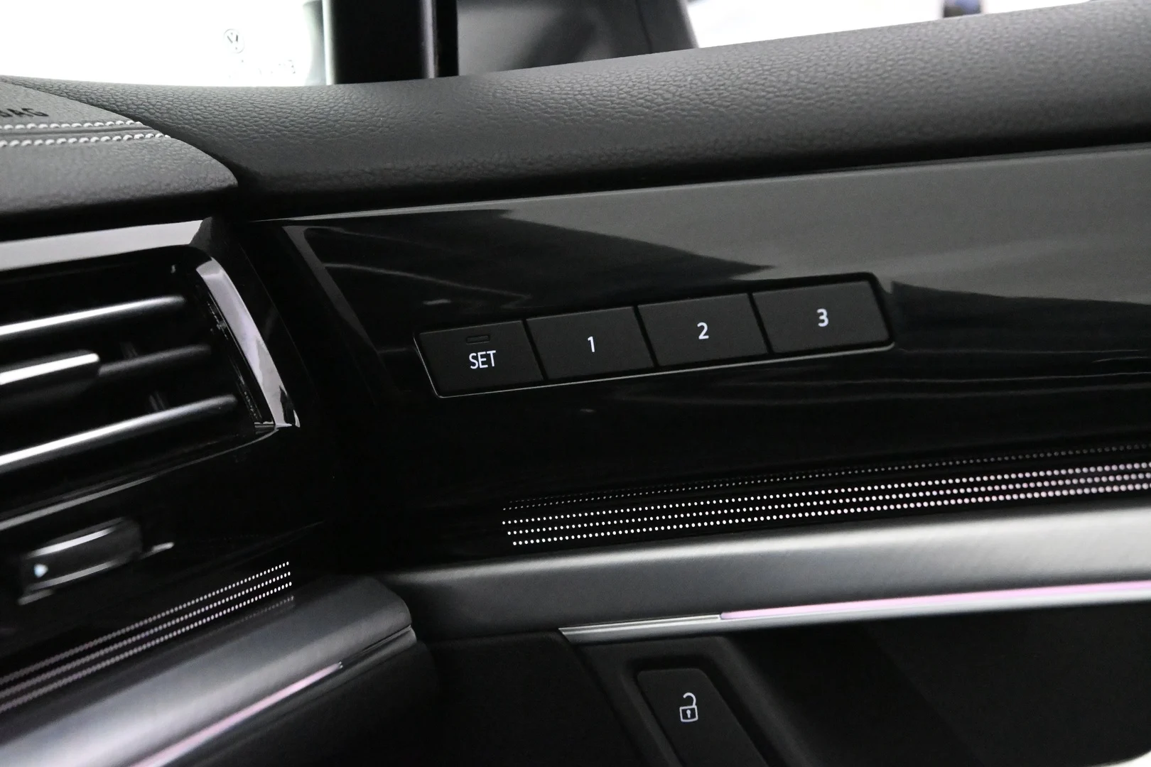 Car Image - 34GHuz6izc45g62k3u0Gqs