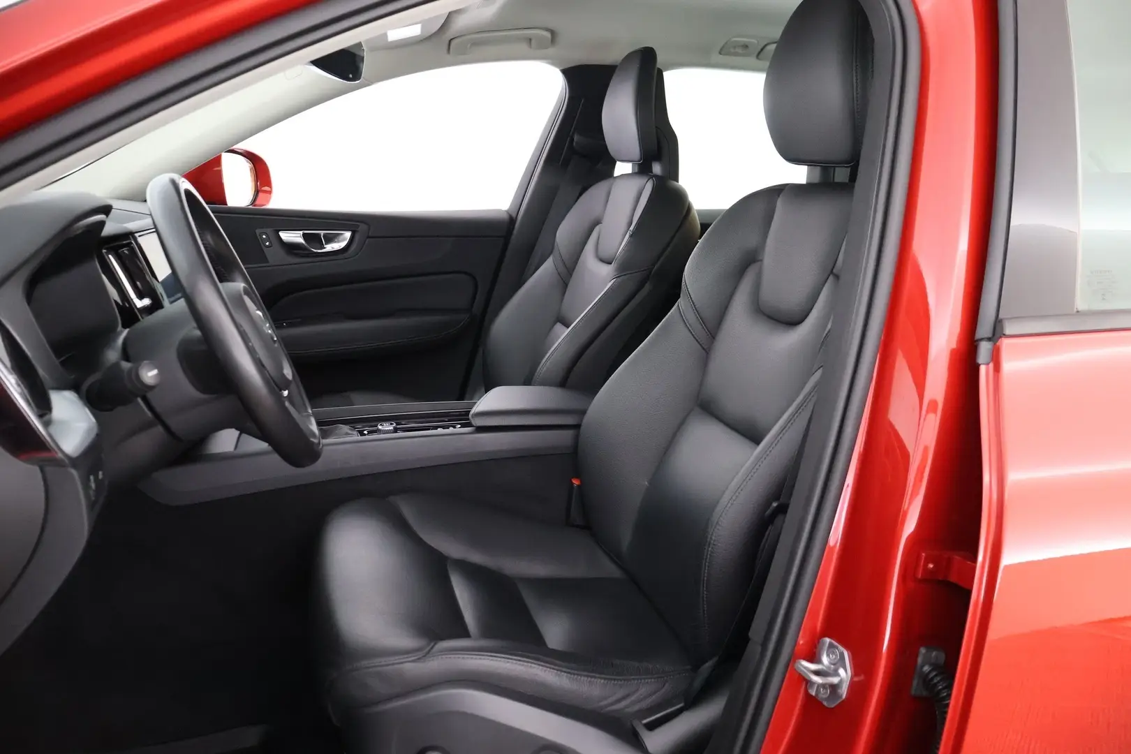 Car Image - 2xGwmoY44bnembLtY1G11a