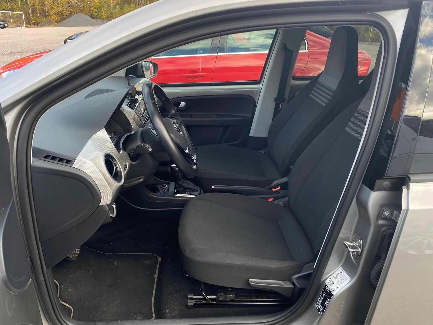Car Image - 4FLHhcottFWSIqJcWJfkH
