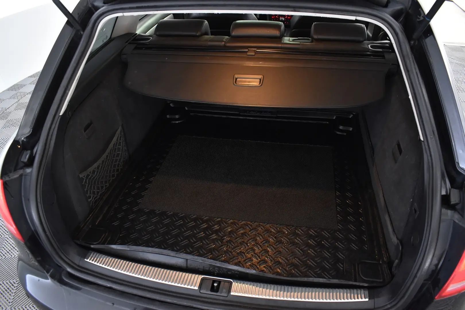 Car Image - 3h4HWB4dx18SB8akvka6FF