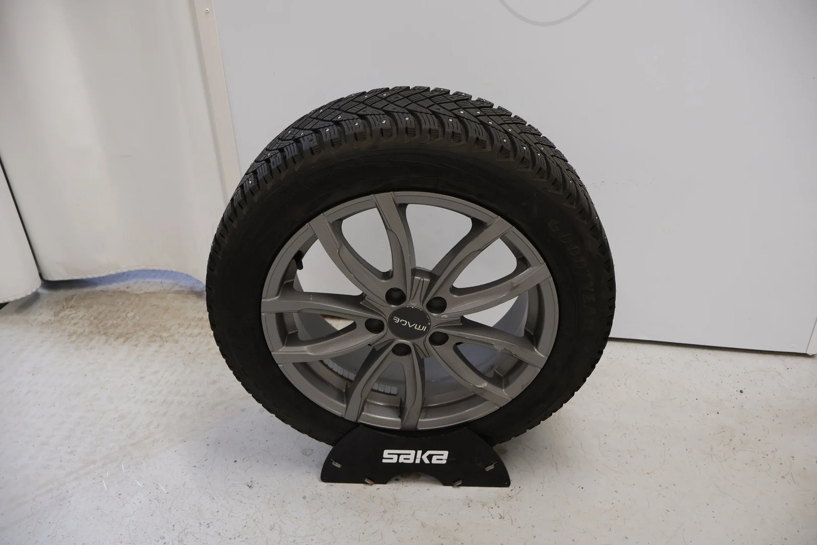 Car Image - 2ou6lVeaO0w7kdNEaoz8jc