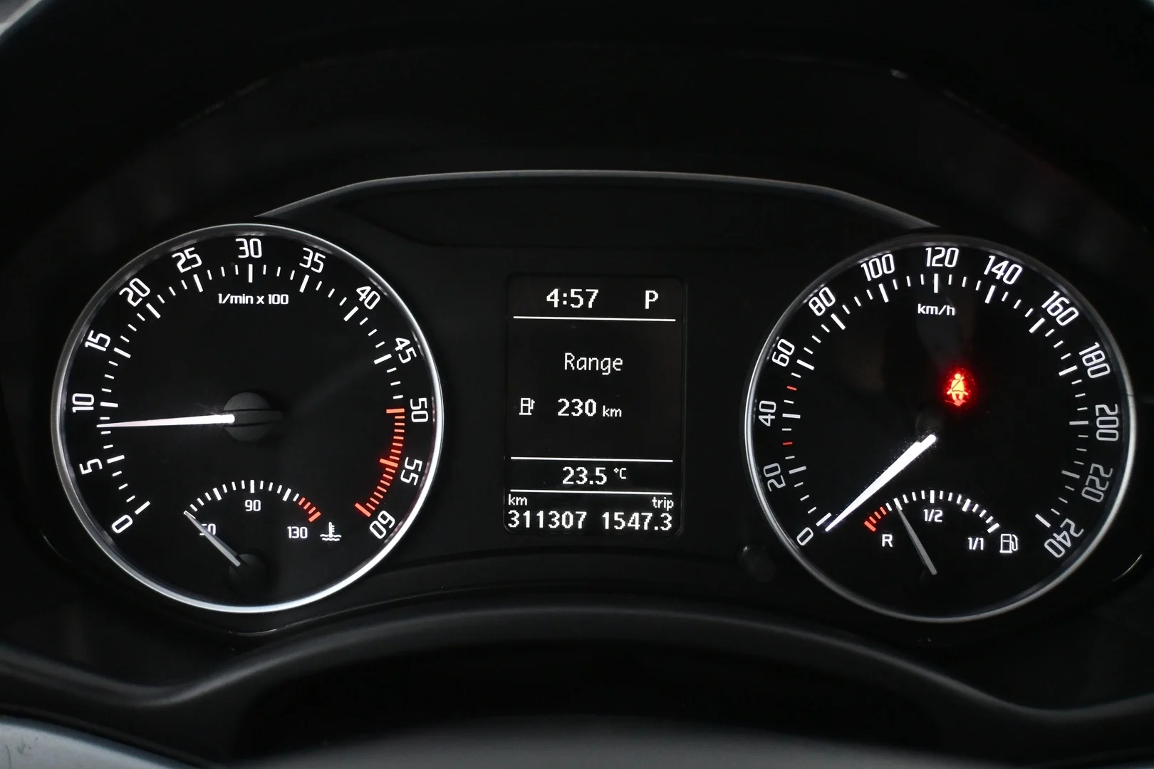 Car Image - 6QUi55w6Q0UzJ0hfhstO4b