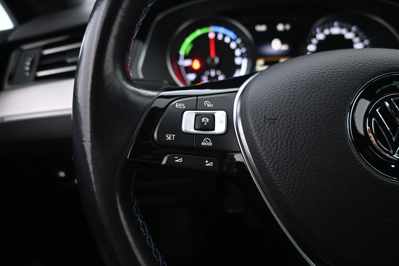 Car Image - 69h6LhKB4OSAn21xlporLx