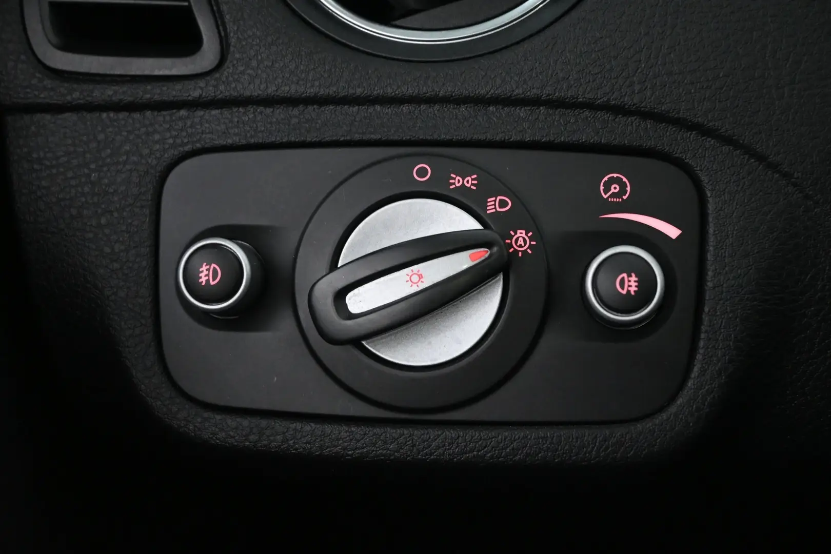 Car Image - 3VE77mTyUxDs70oqMh7XRU