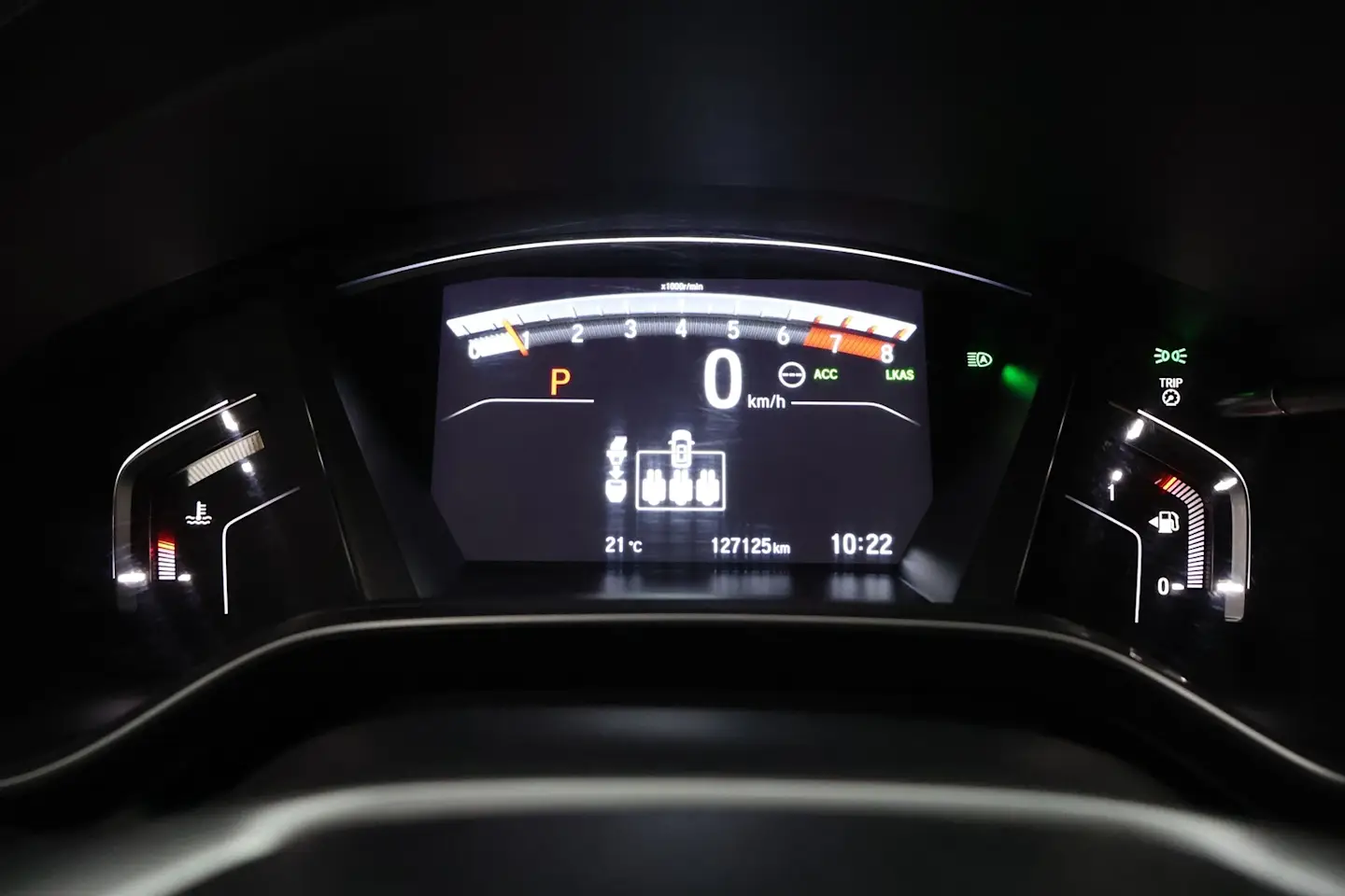 Car Image - 1hXmMYF85YESook5btj8TR