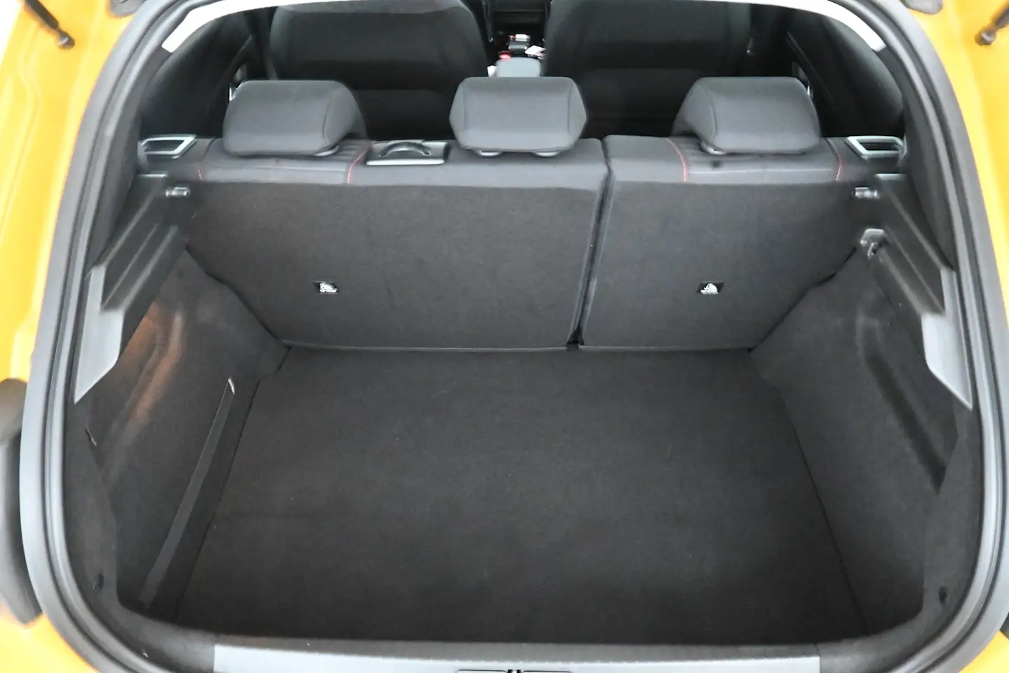 Car Image - 5S6OIYH1xY0Qga2K1EfDNv