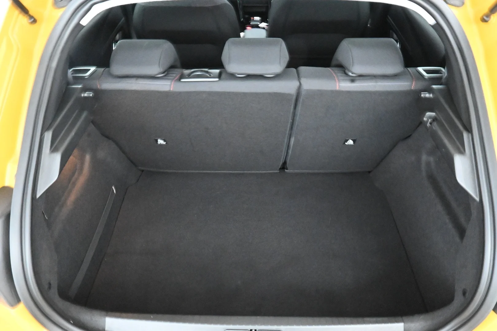 Car Image - 5S6OIYH1xY0Qga2K1EfDNv