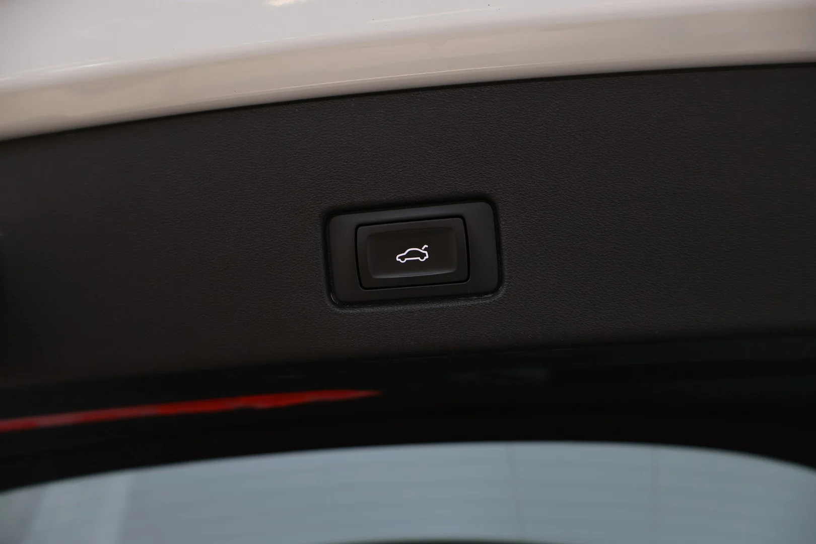 Car Image - 19KV4wkYGcUvCvzCymyNt6