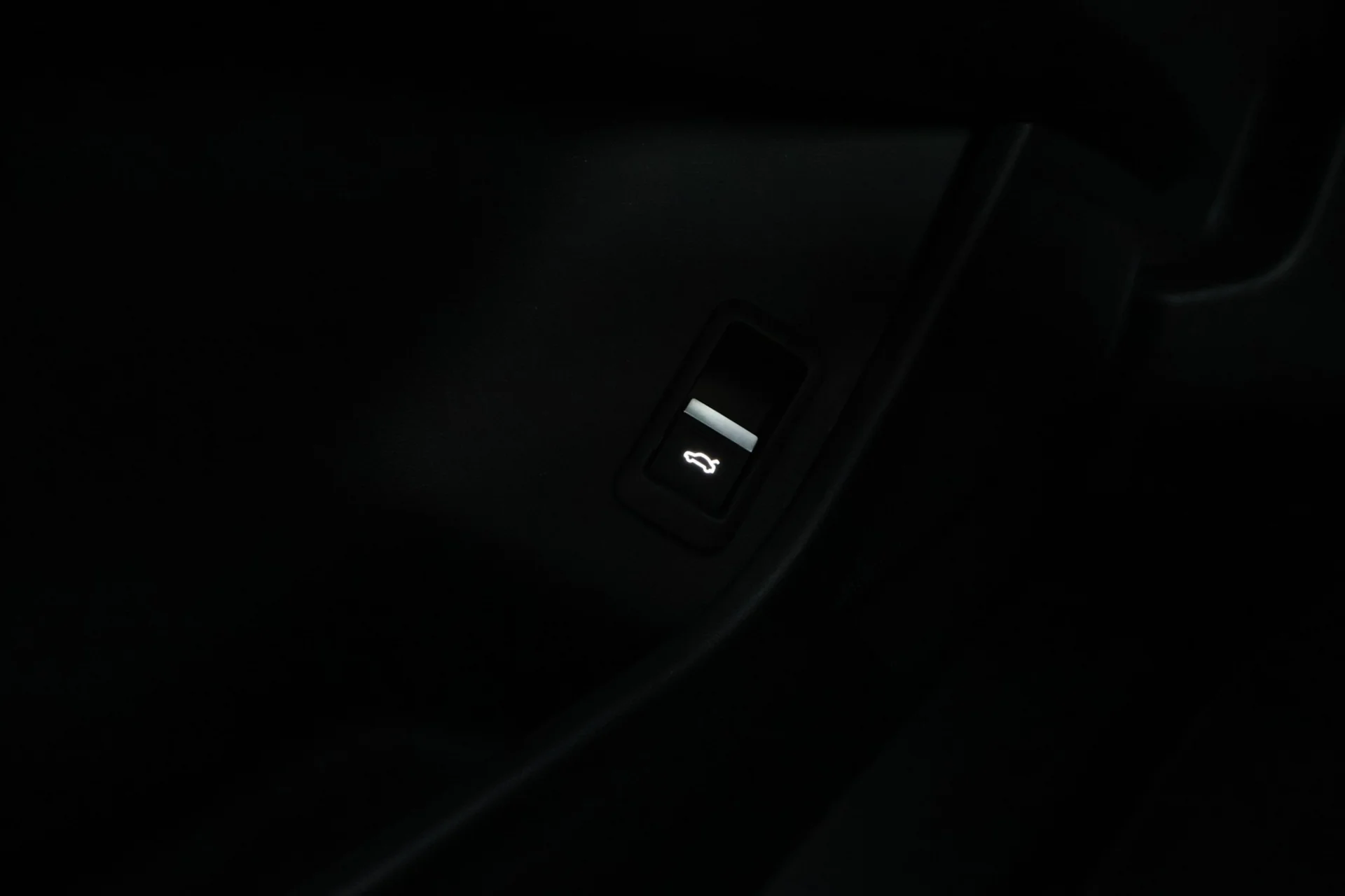 Car Image - 19KV4wkYGcUvCvzCymyNt6