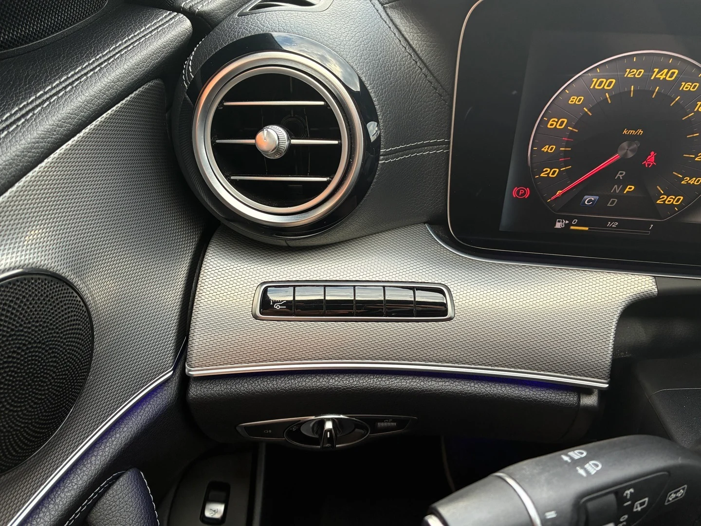 Car Image - YEdPr14DC7rK6L81Gabo7