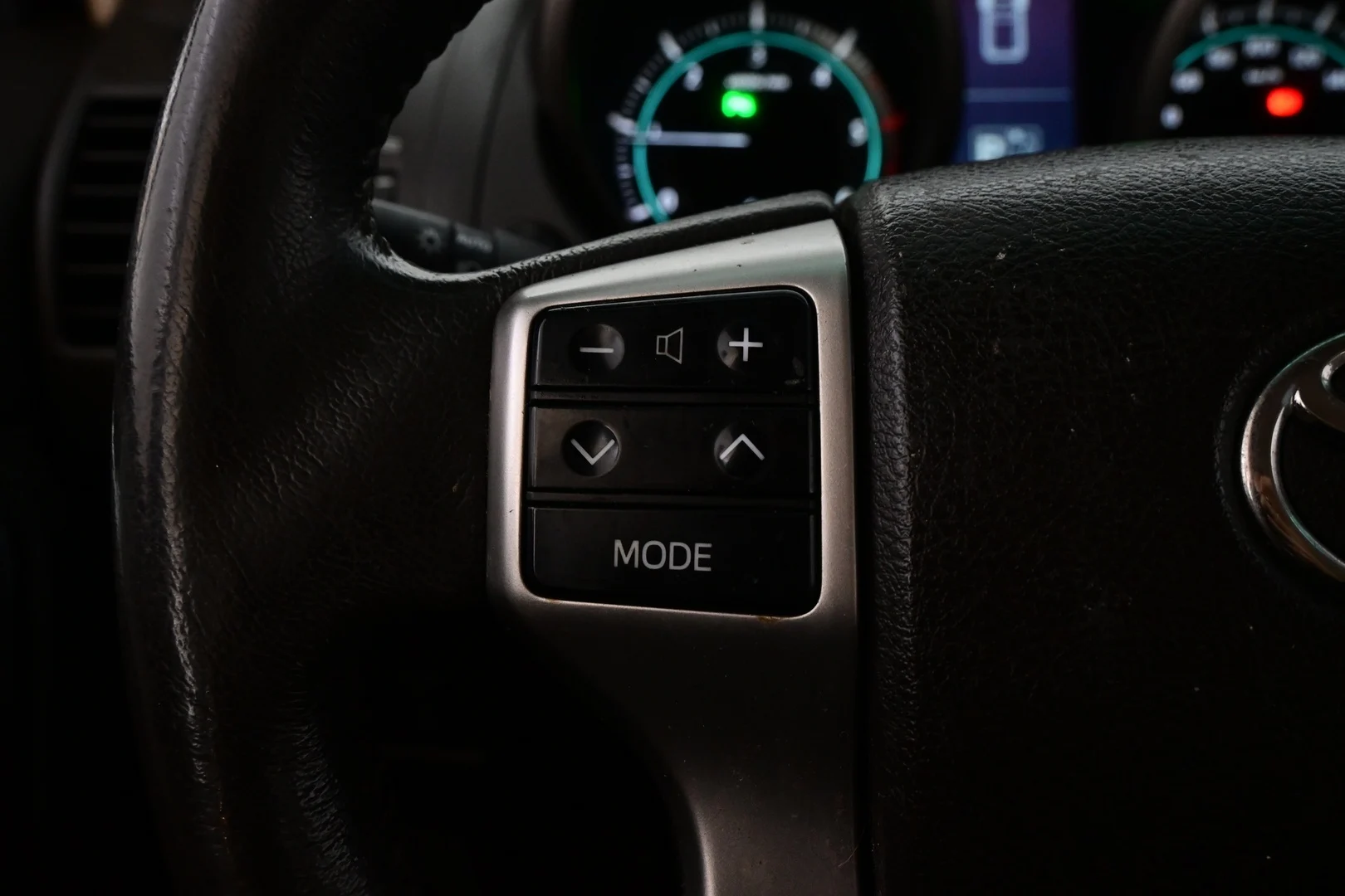 Car Image - 5M5YdG0PzylyqLbdGWuZsi
