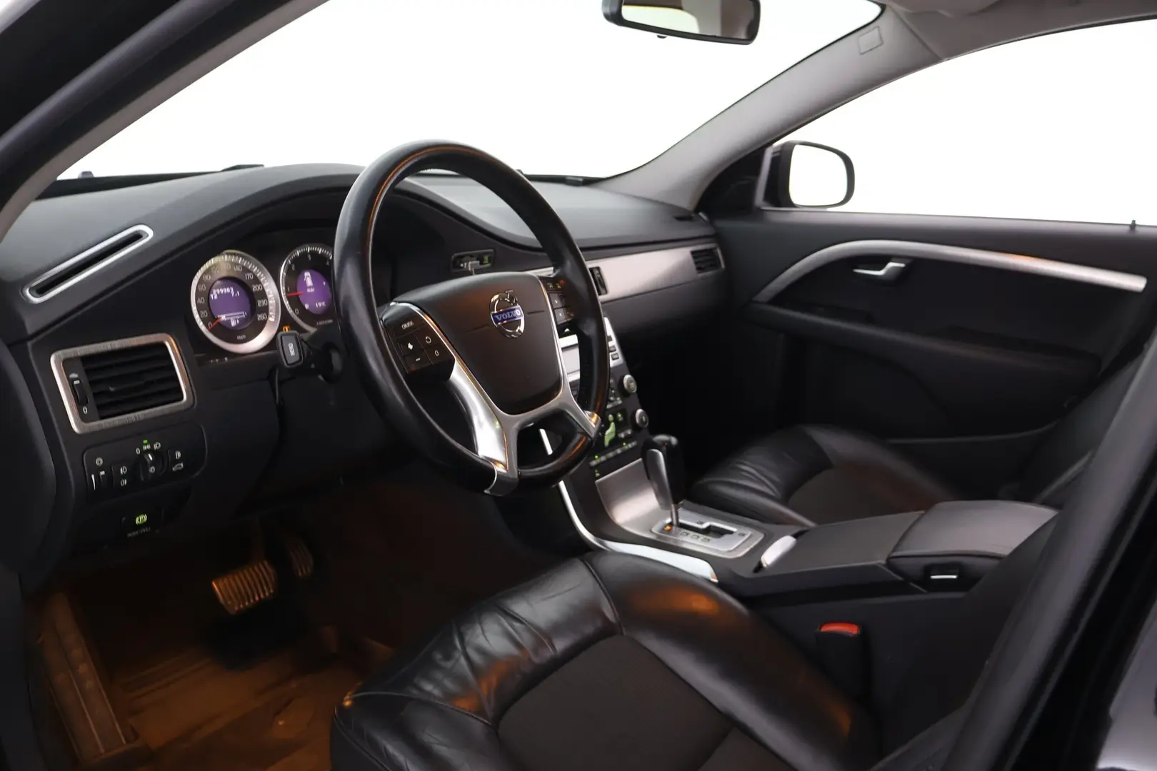 Car Image - 6YEQorhE1l8NCX0pQjqpqm