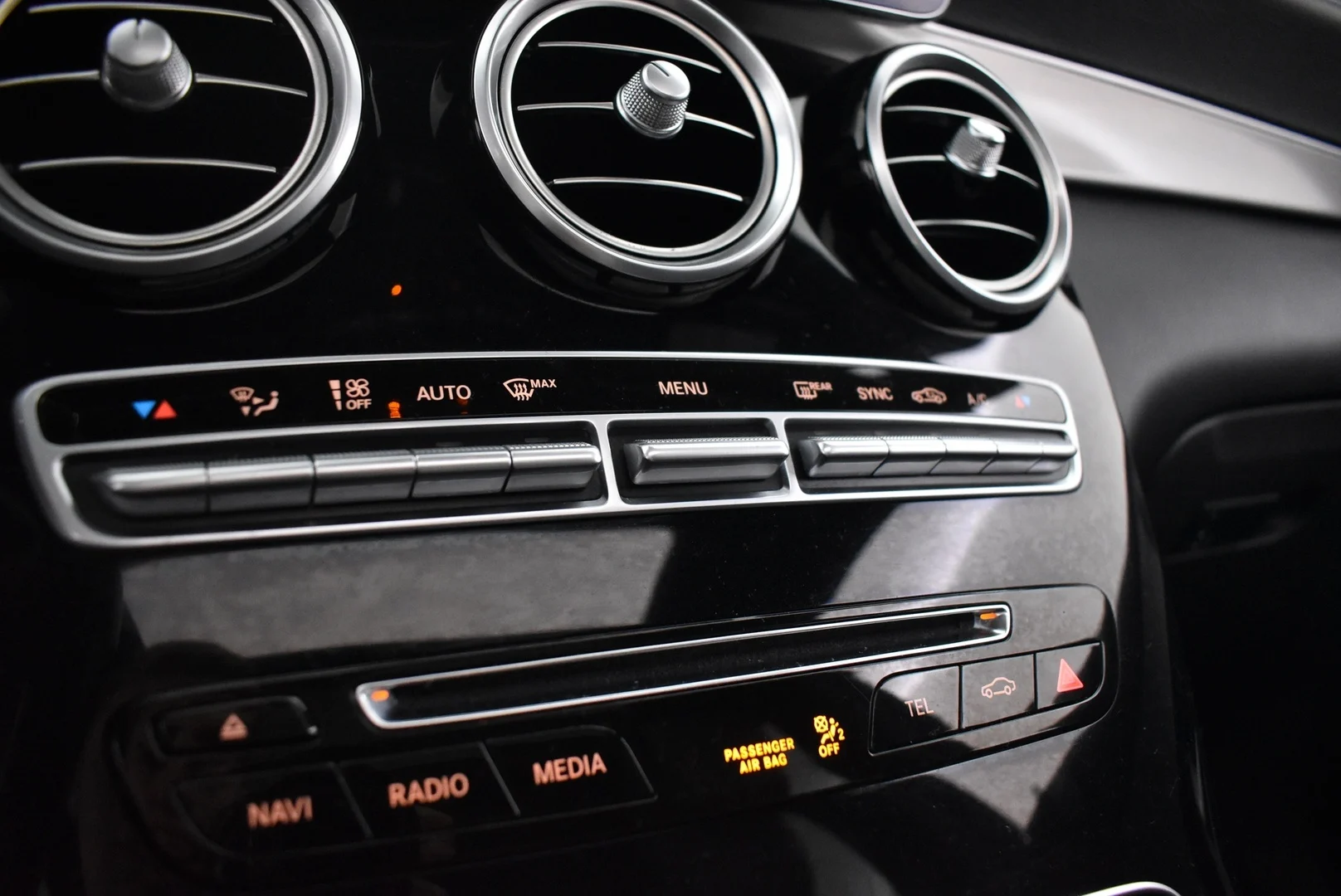 Car Image - 2dRhLHjjBa7RDixXlc42Q0