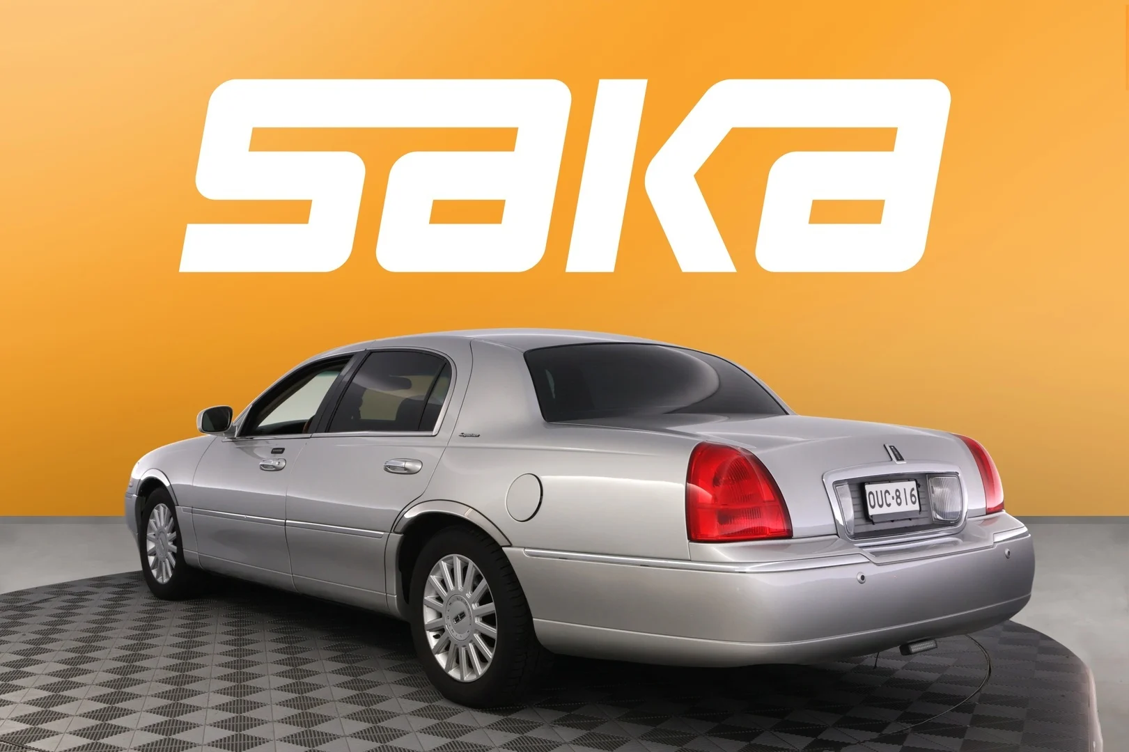 Car Image - 5VwifUGeeP45MUe8clfRP4