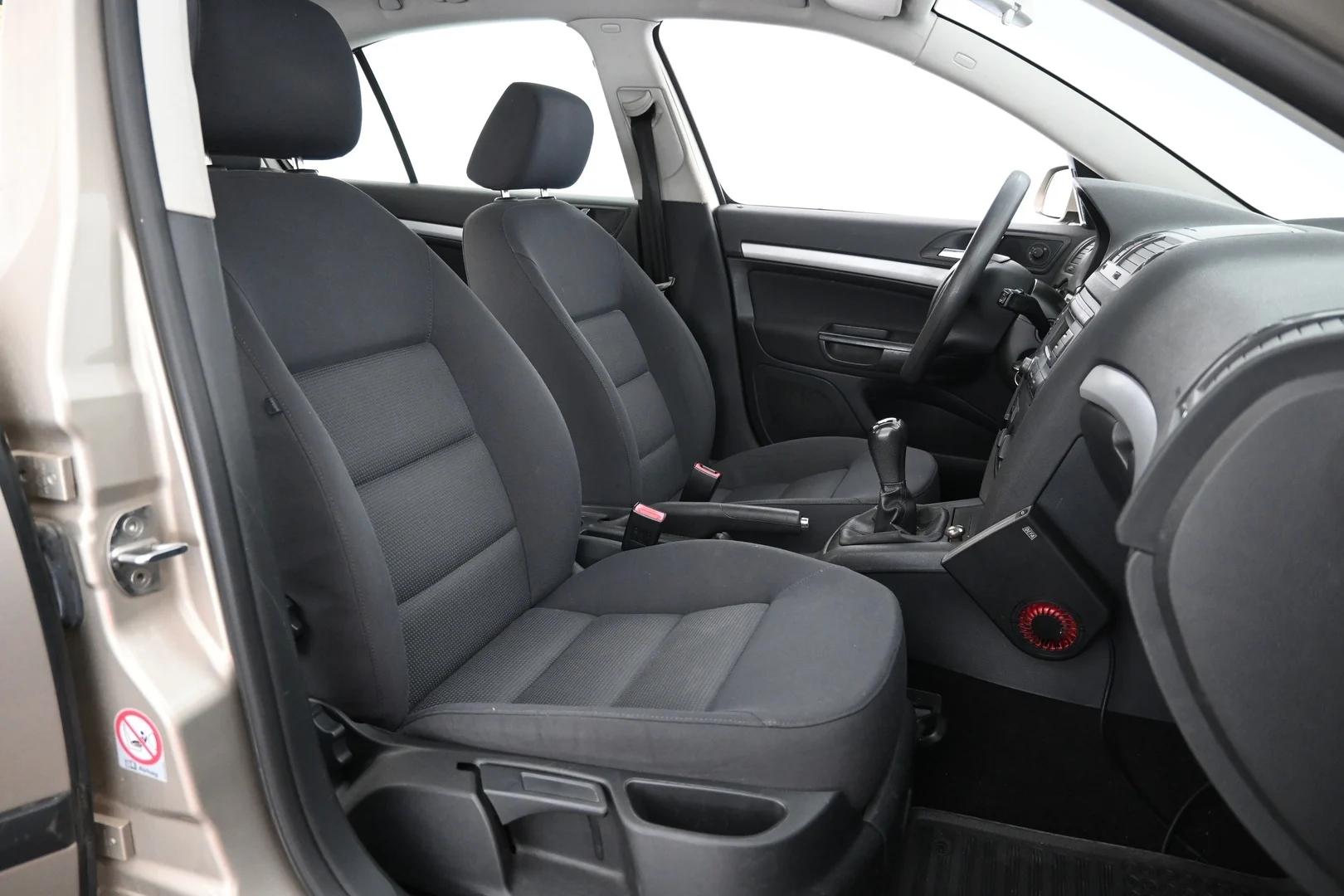 Car Image - 6IlfrnjFu2UryQA2rGWwcJ