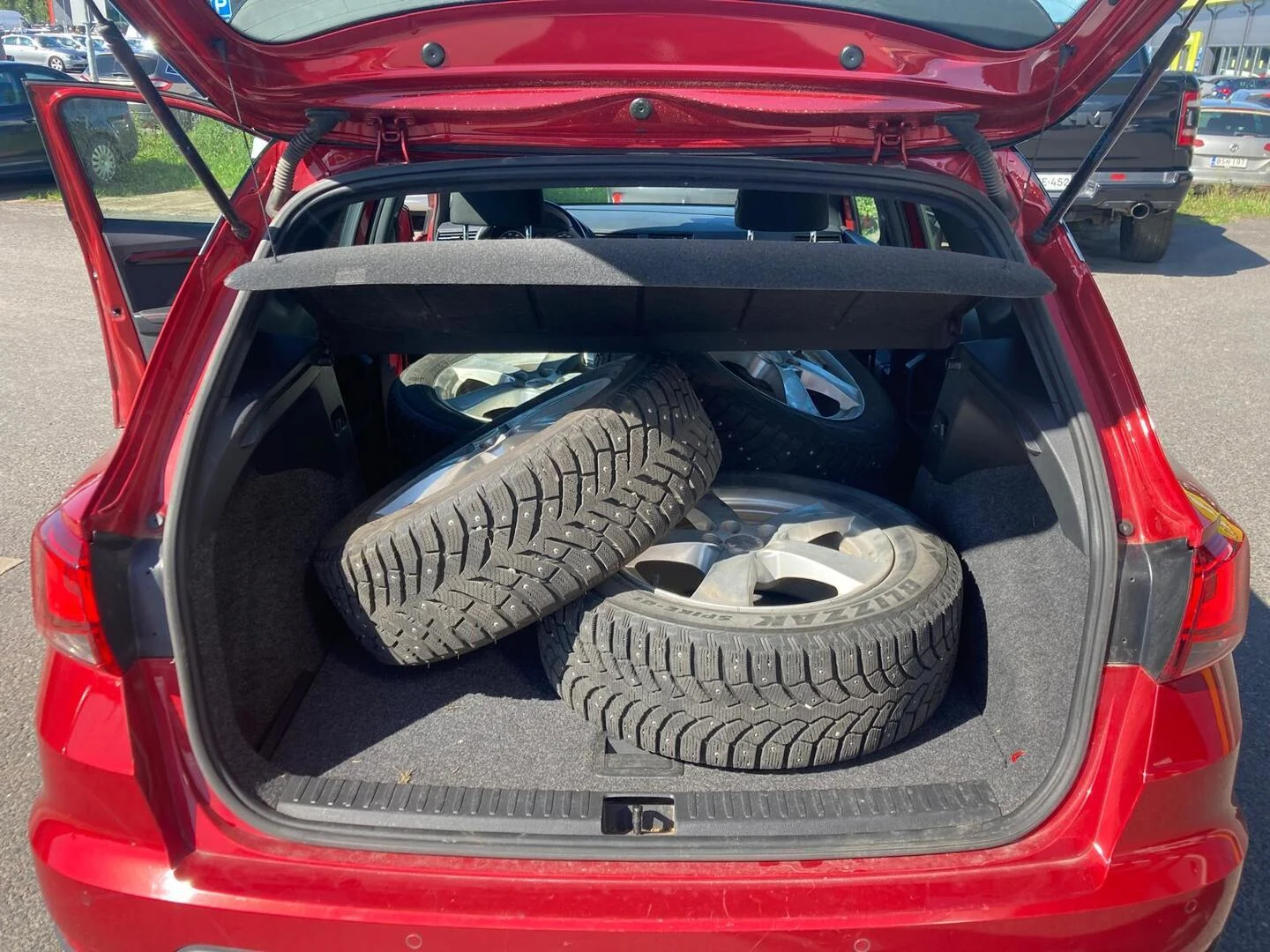 Car Image - 5yoOV7RVGWIYShLXrjMVZ4