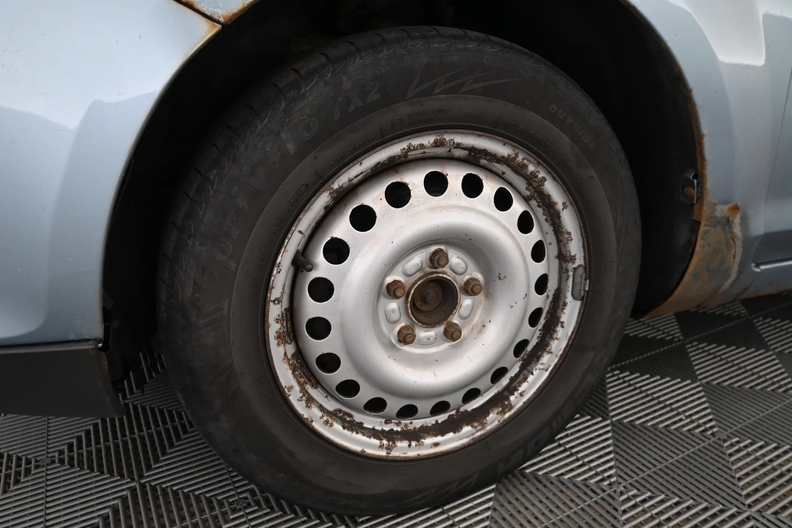 Car Image - 4c05UbMExPlSL332rROsWl