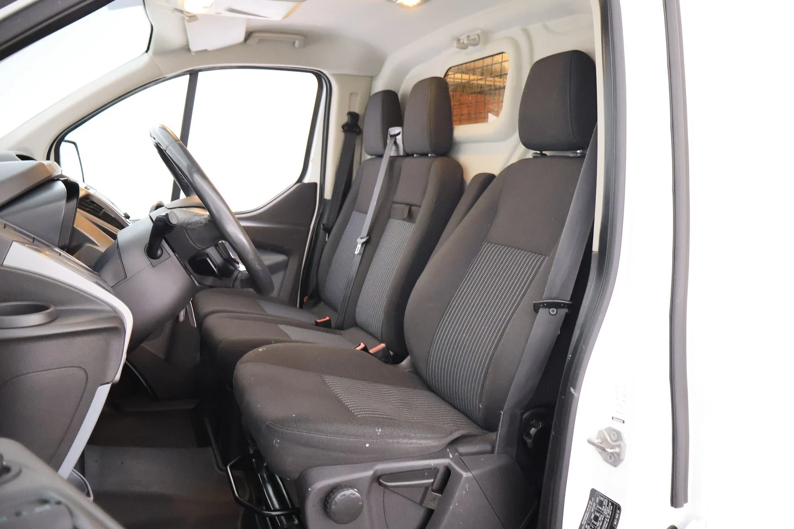 Car Image - 1xKDwPC761JjNirSzKkrpz