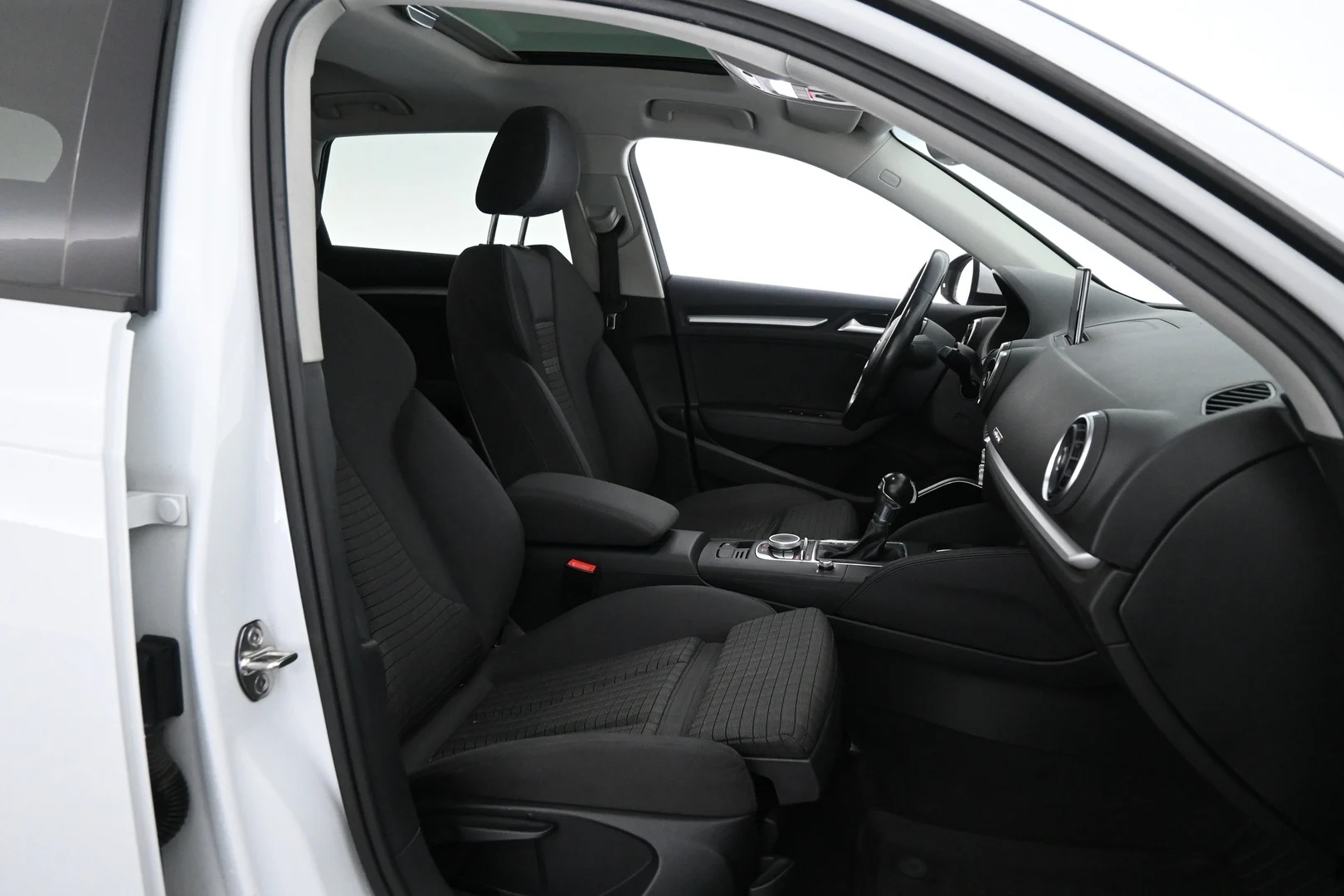 Car Image - 4vKMEcJjngUPCVDwuQT2si