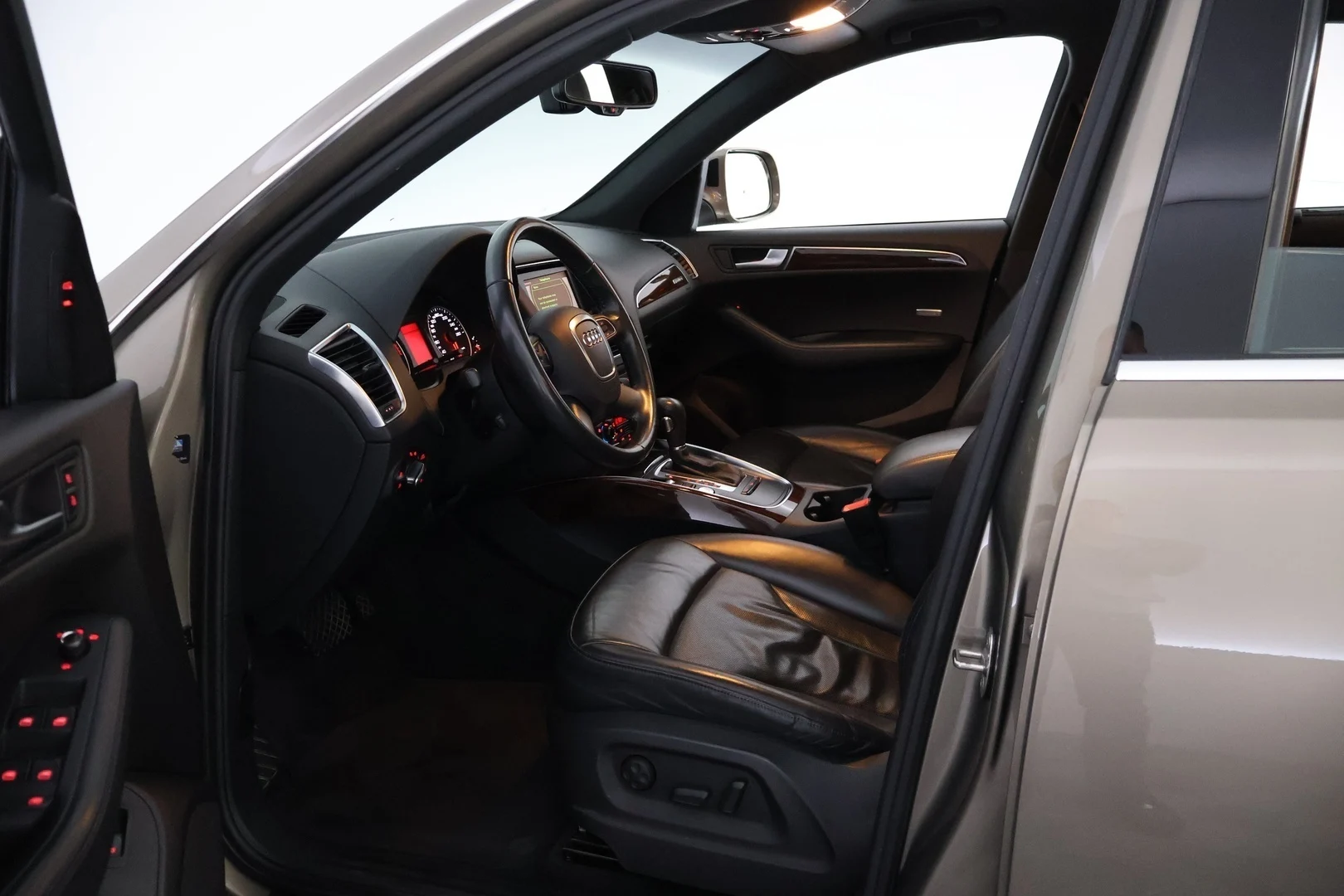 Car Image - vPggV2H0sGDfsbbsVqUgN