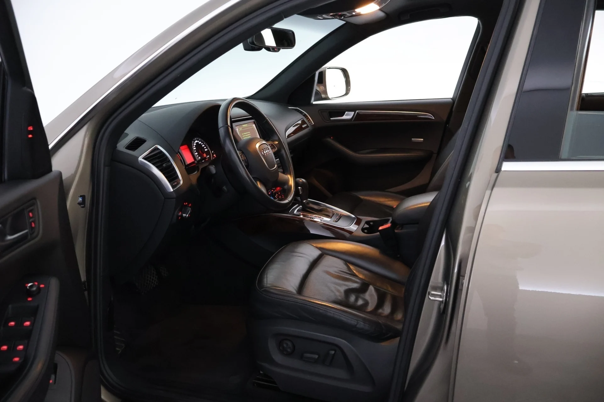 Car Image - vPggV2H0sGDfsbbsVqUgN