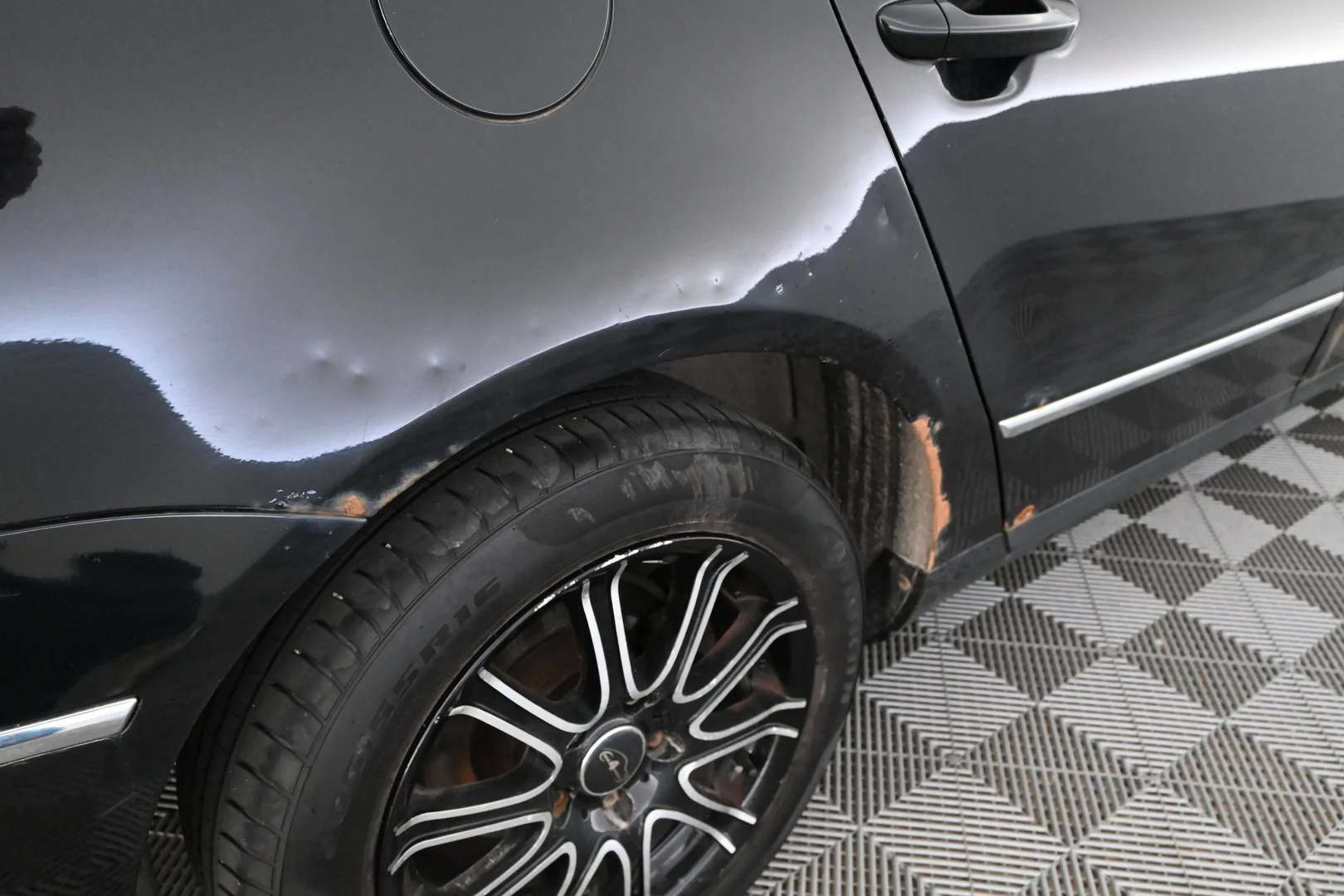 Car Image - 2tiSxsofRXJ1ZrF2cwgMJ9