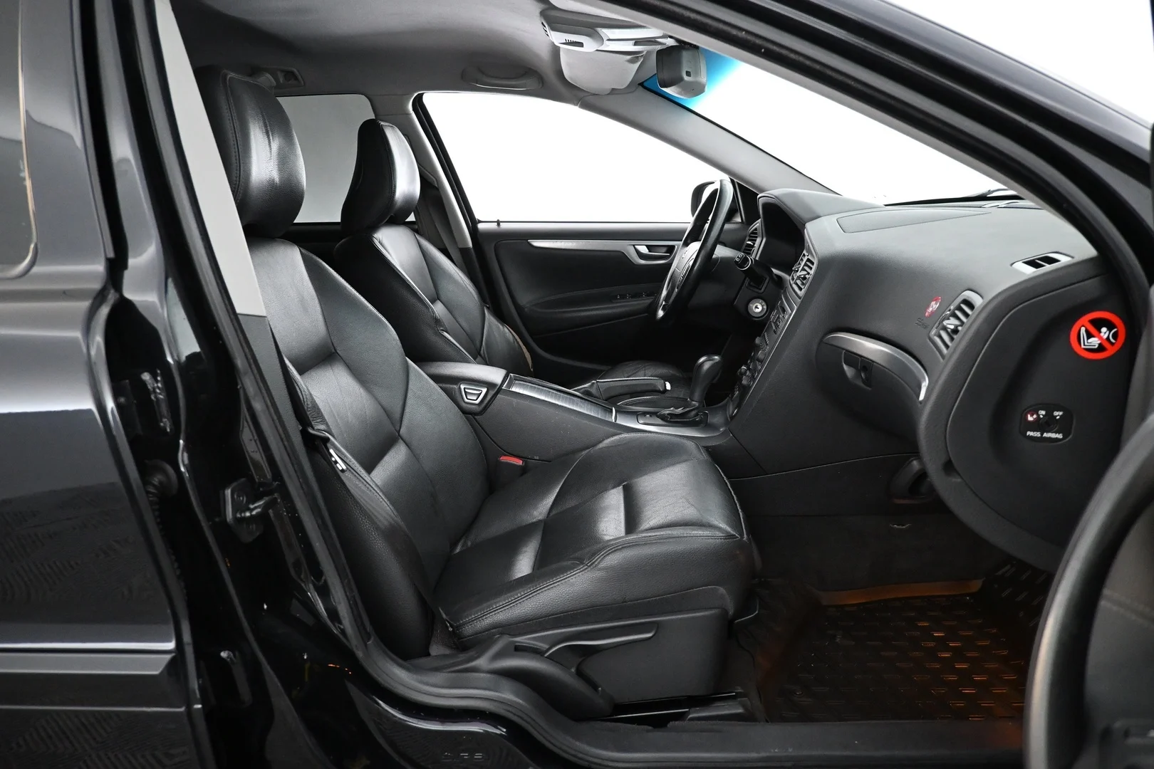 Car Image - 3q2JEkrY2X8qSF9vgy0FpJ