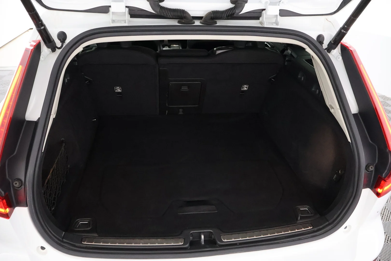 Car Image - 5j2oDqFba5YFigHfmew1f8