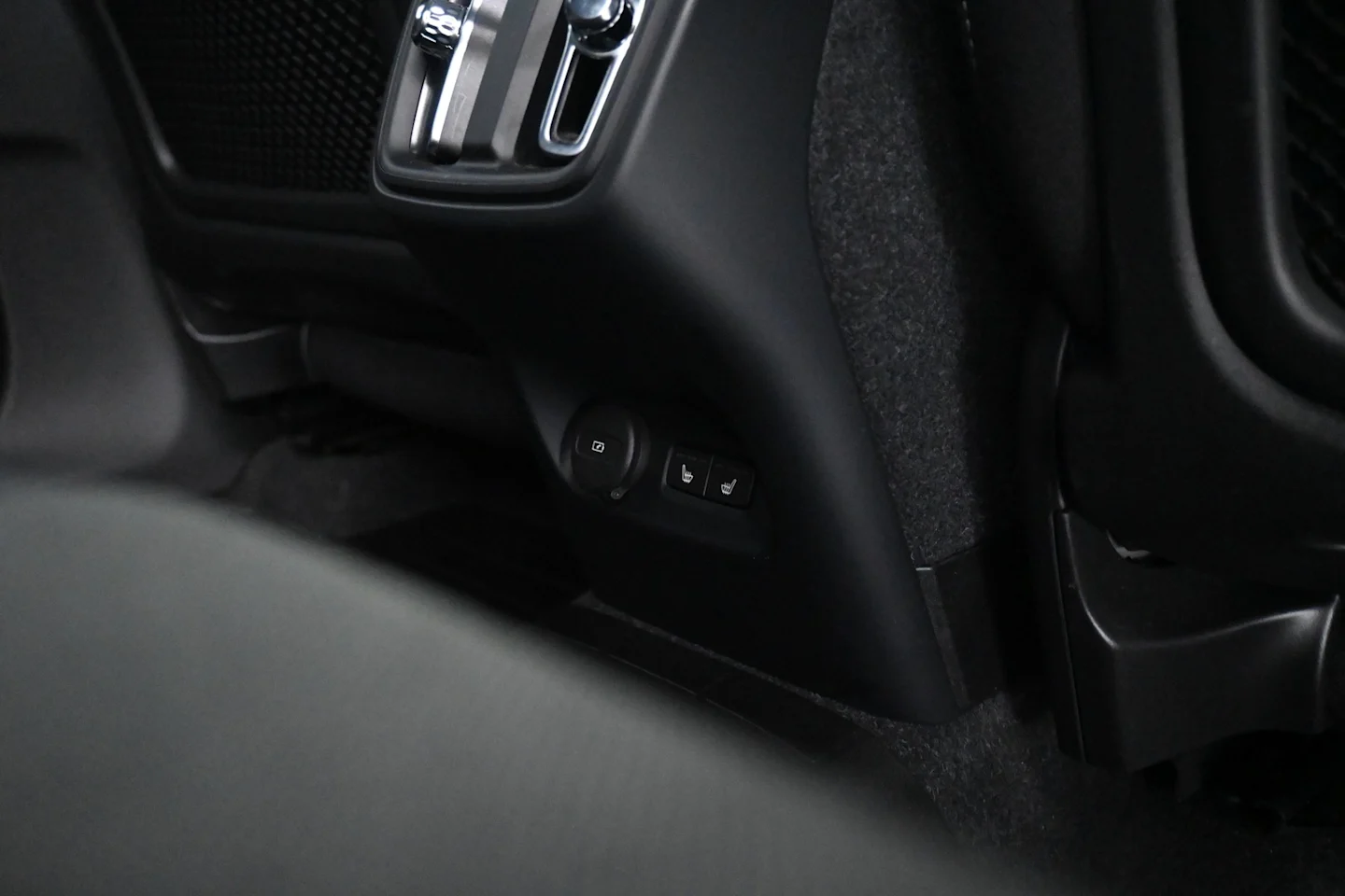 Car Image - 5YCv7FjDnjiBcrq1b8e15k