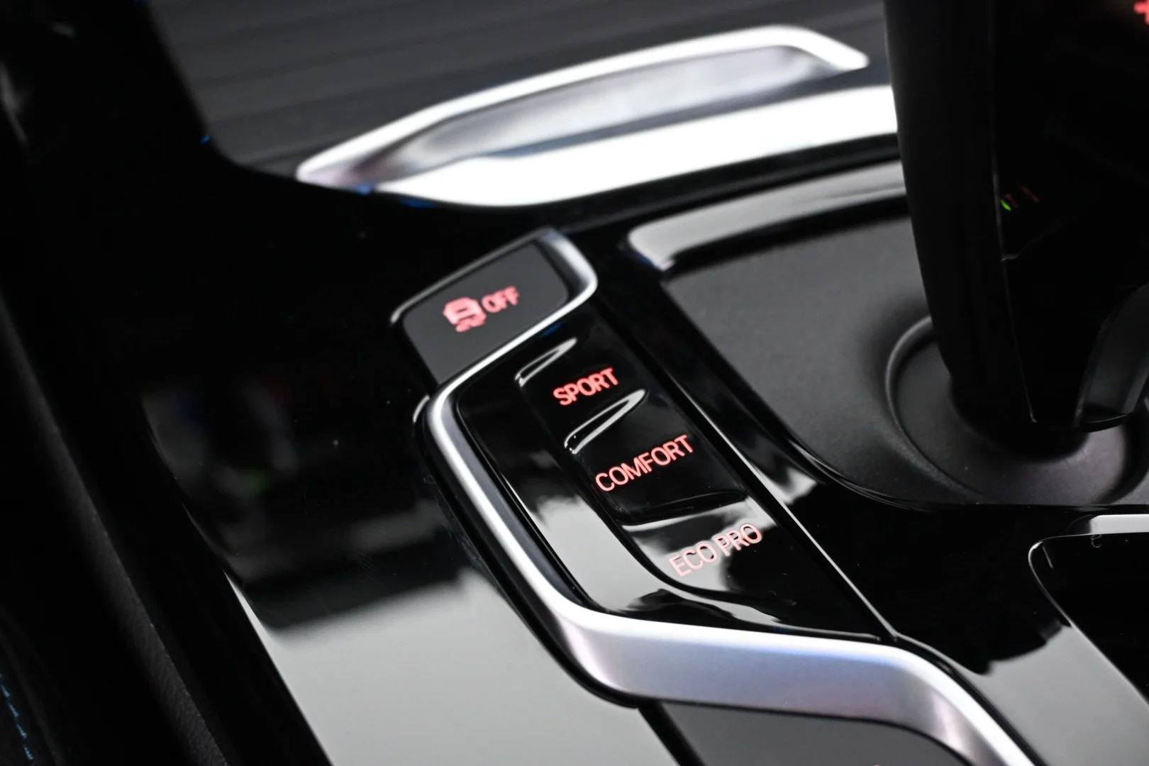 Car Image - 4RgP0SFSX1FliihQQ1VKzA