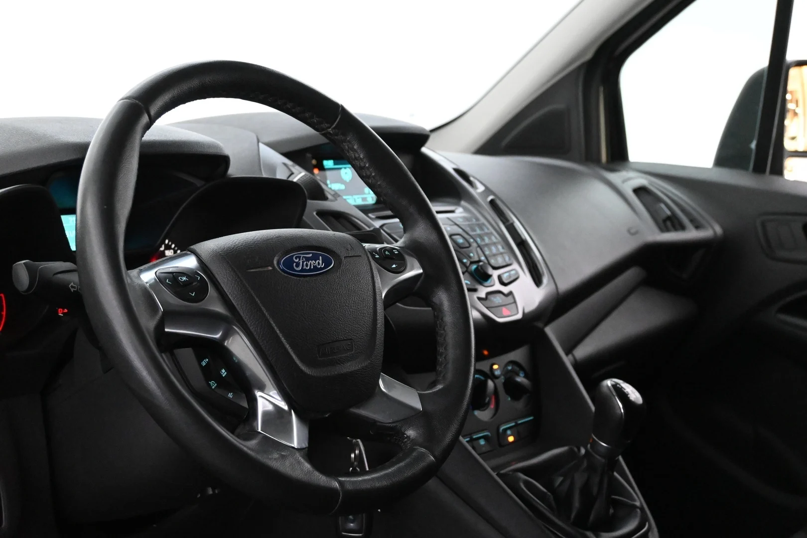 Car Image - 7gGpzzcXZxNc8EHFKYLPV1