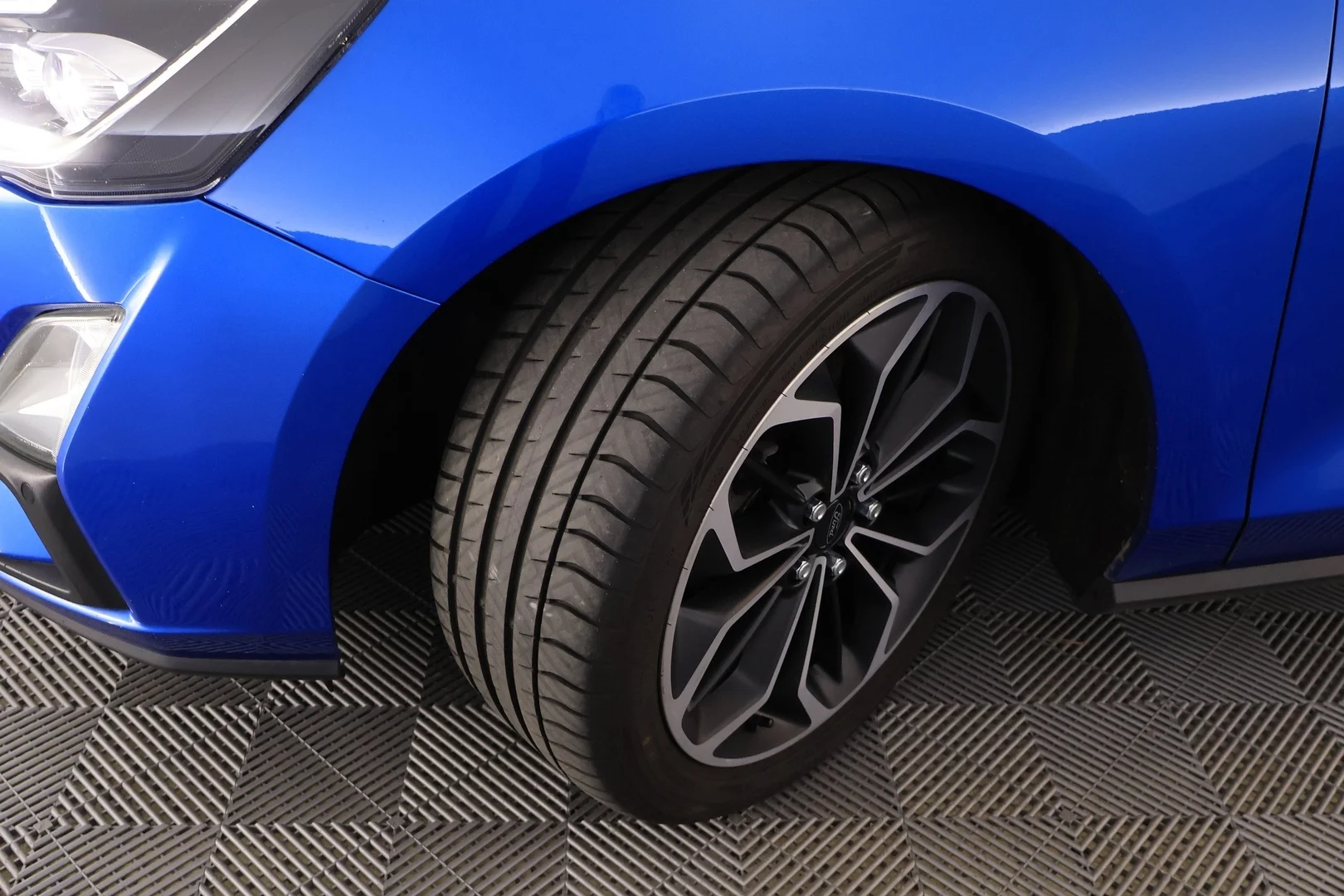 Car Image - 3i9zS8hWChQzrkgpa6OKD6