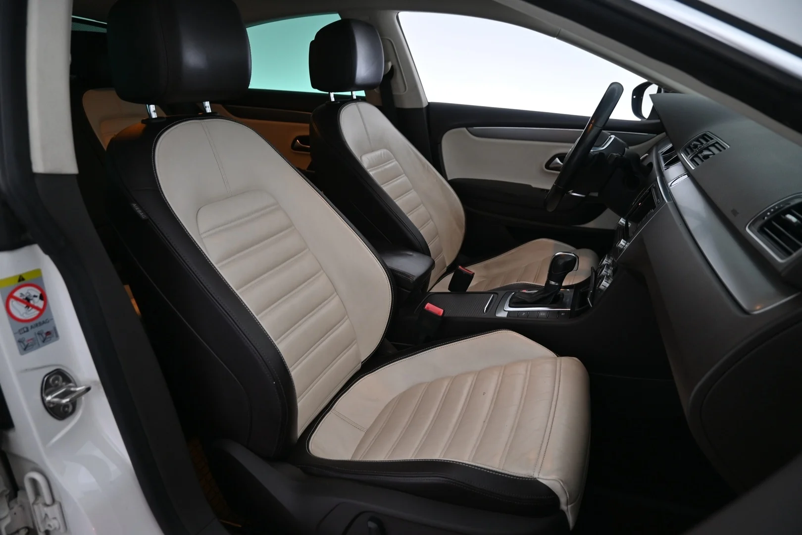 Car Image - 1ilhH0HmAU6Qu5ZyRnpV0j