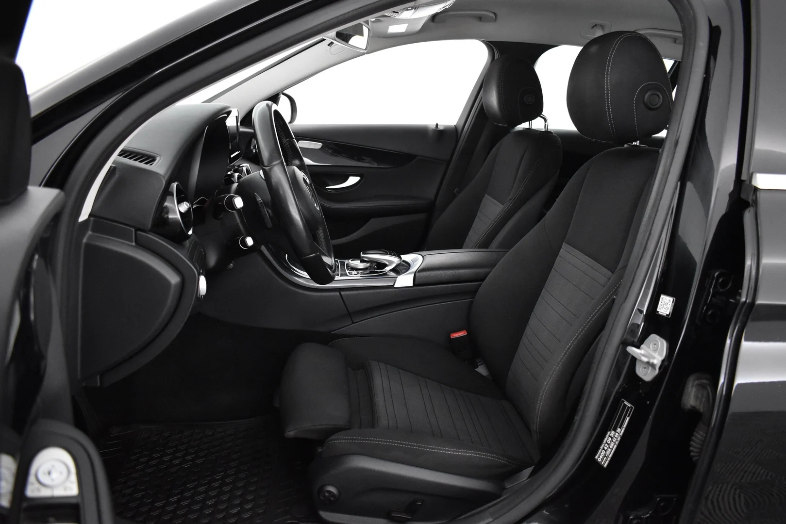 Car Image - 1X4u02c59E1GQkDZeNrt8c