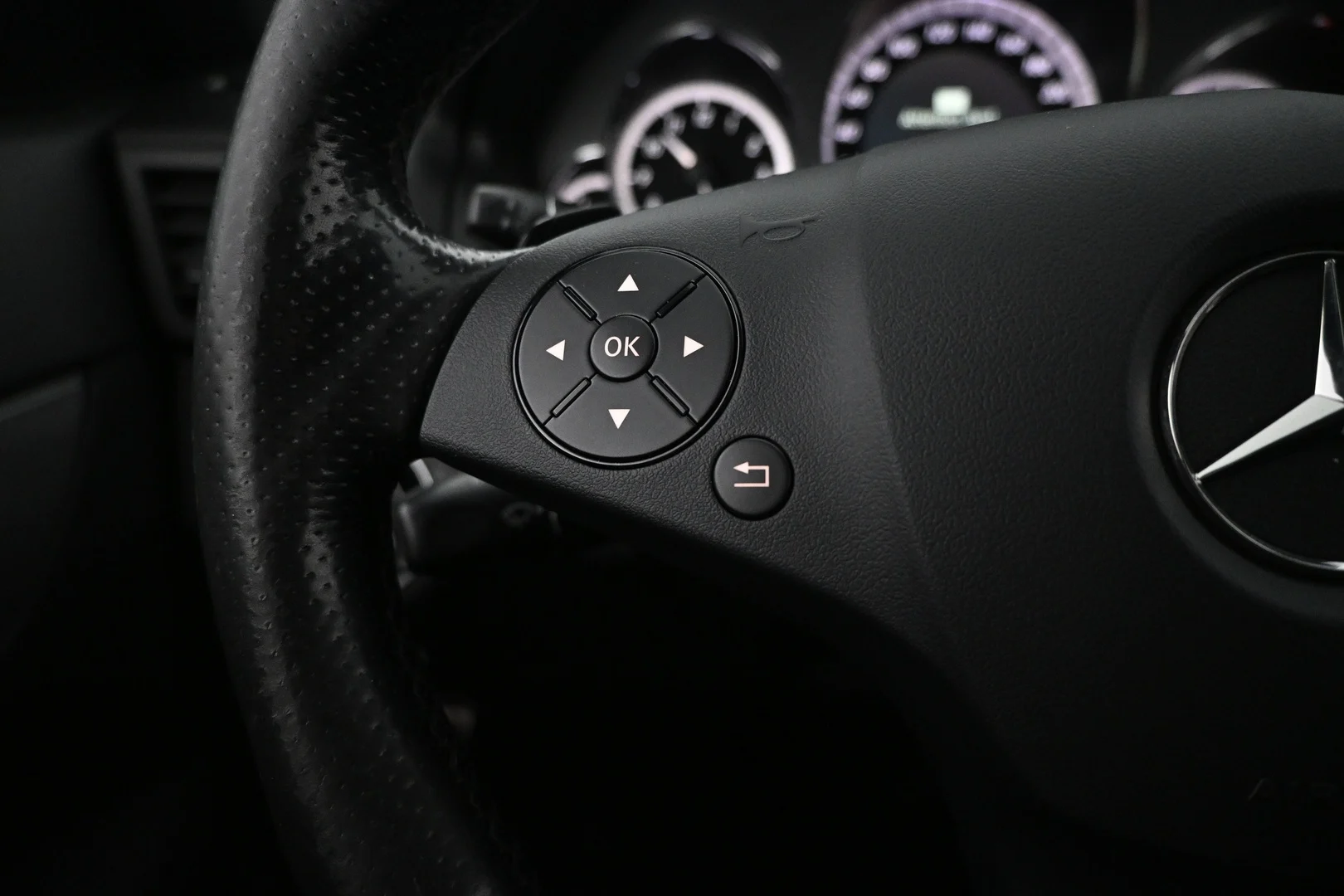 Car Image - 3PXiDpbg0gCoQQNMpGuNSI