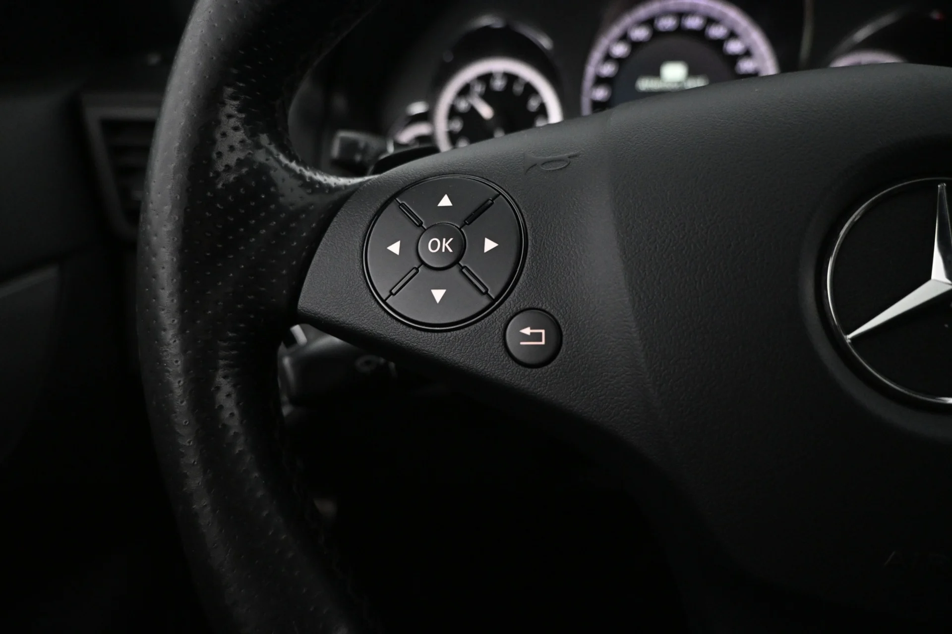 Car Image - 3PXiDpbg0gCoQQNMpGuNSI