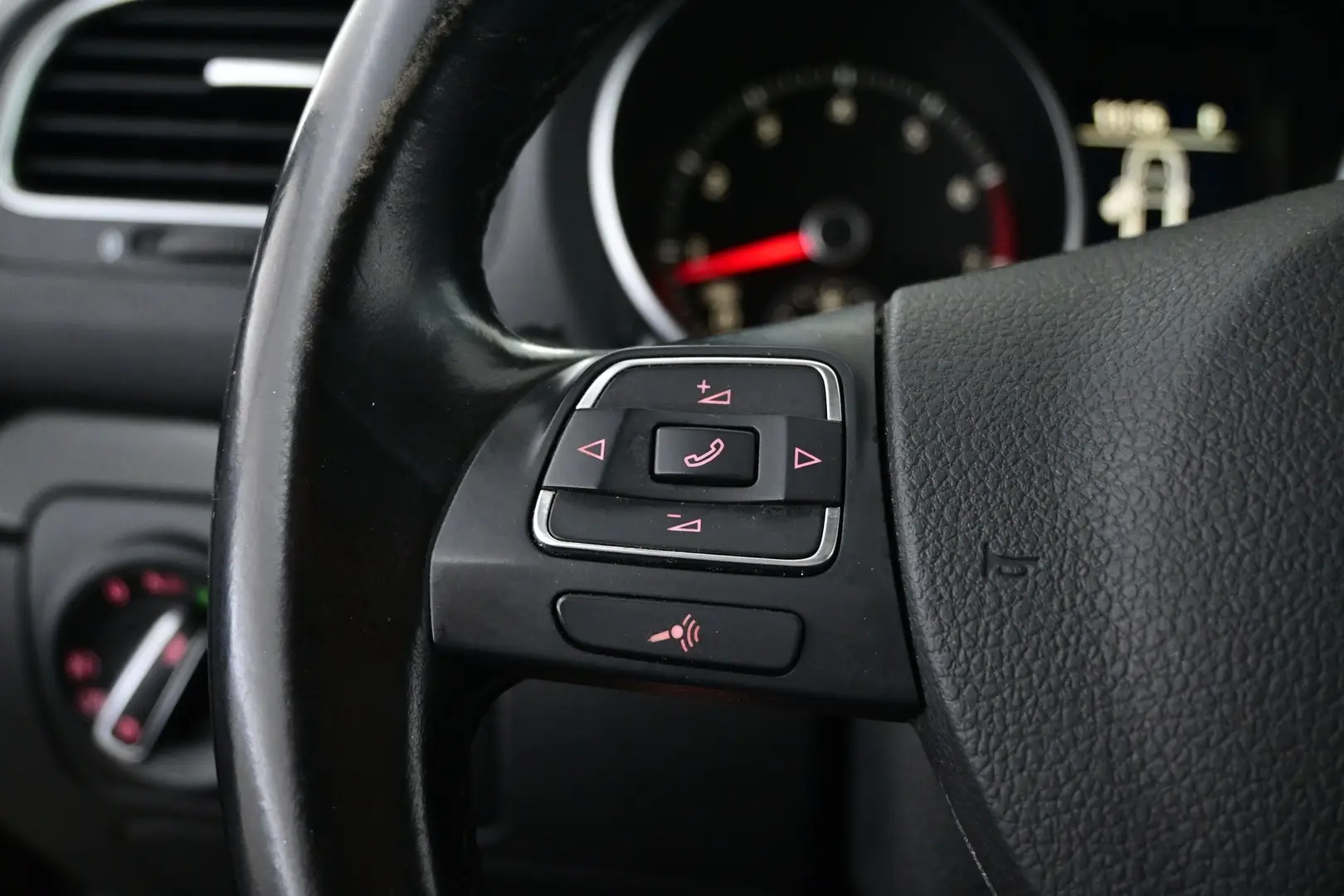 Car Image - 68T5PjglDj43dwq5Tocz7D