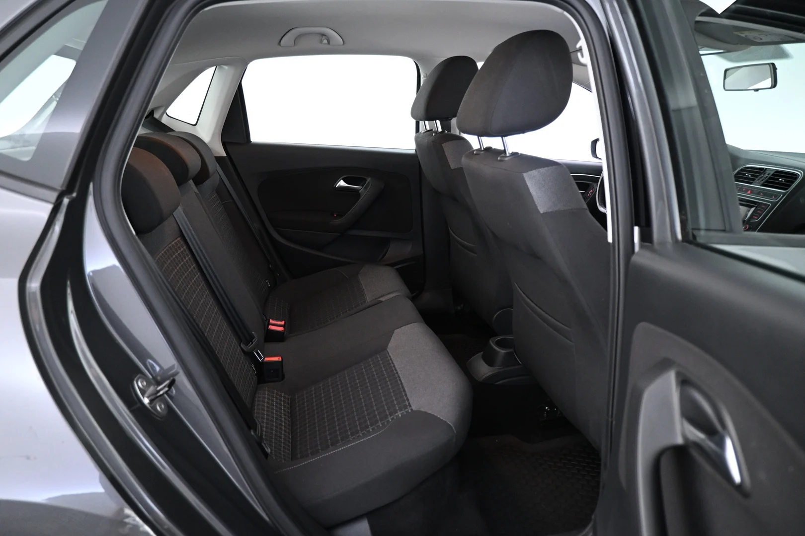 Car Image - 5eSWufoyNeT5xgqMnTHhmJ