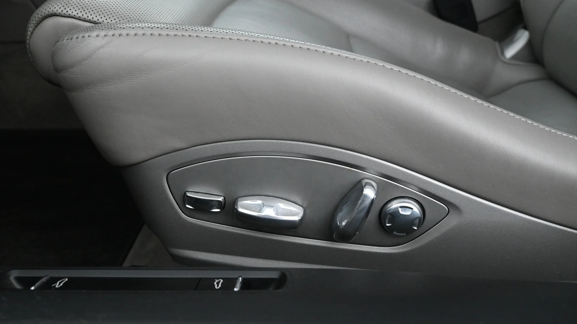 Car Image - 4qZU4St7LBcRHDHOUdkEhQ