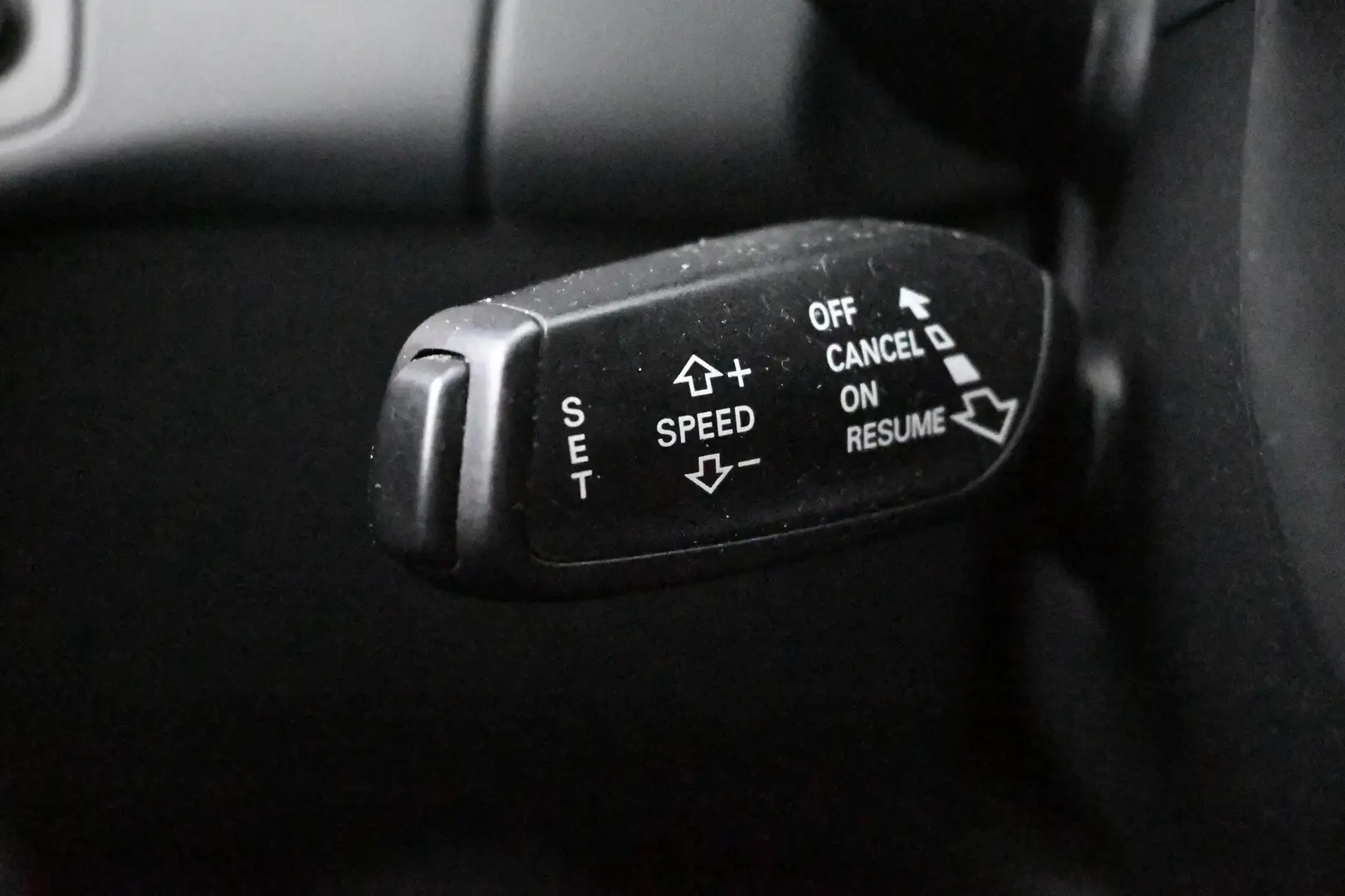 Car Image - 6wnUzD850k42O3SyLzFYYm