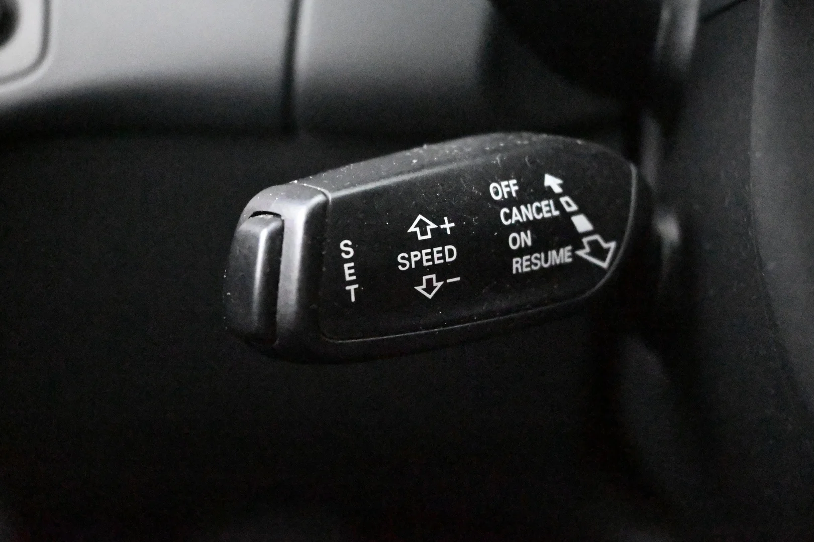 Car Image - 6wnUzD850k42O3SyLzFYYm