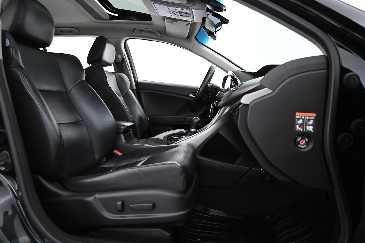 Car Image - 4k7NB2Cdi5NvYmyvvypPX8