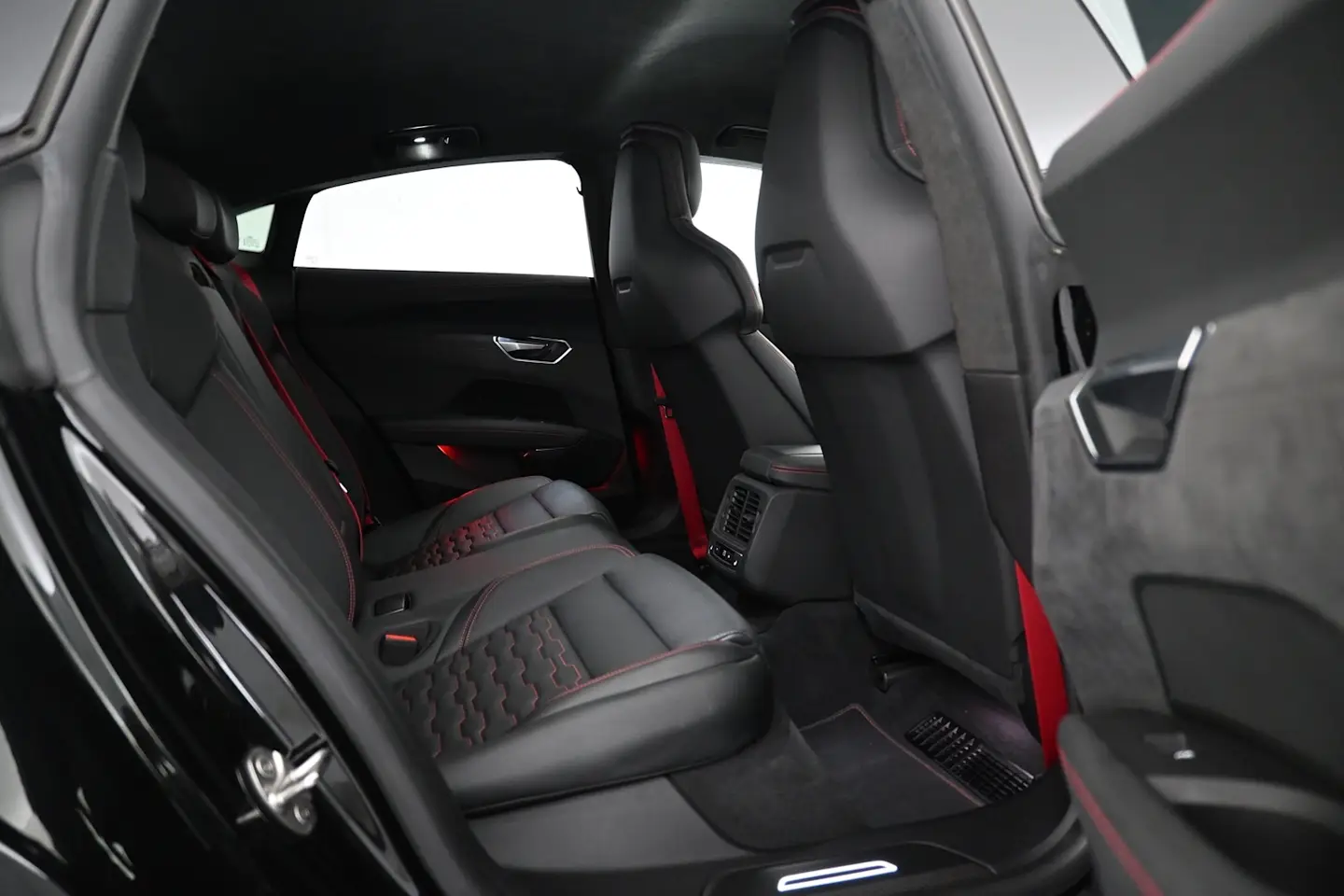Car Image - vMeJ1yA2cWj3LTRYmD4cF