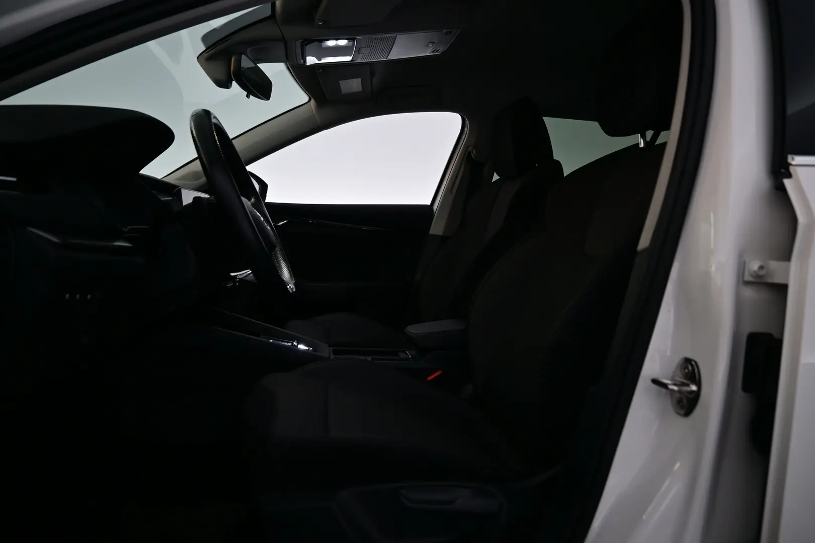 Car Image - 3uVMtxJLzb5wDMudNg5px9