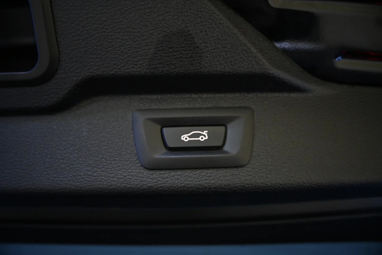 Car Image - HrMvaB3ysVuCkPhBCN8s9
