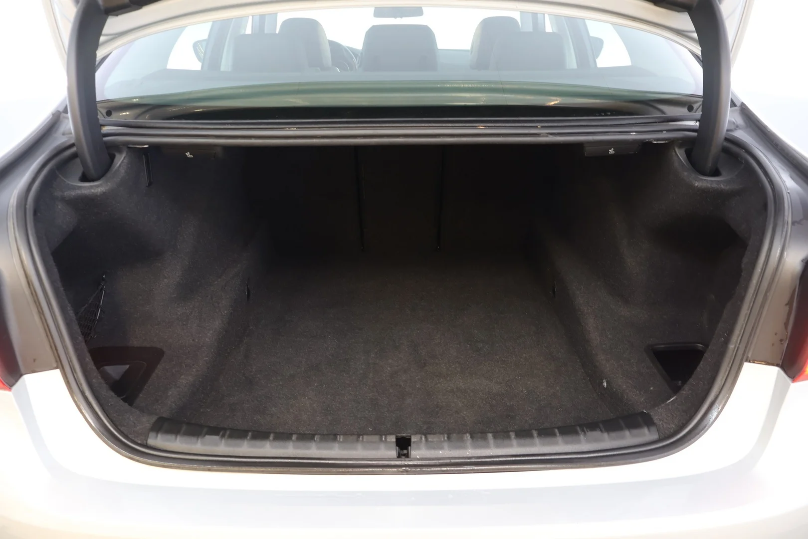 Car Image - 1nWlENejLu9se5XcZMLbml
