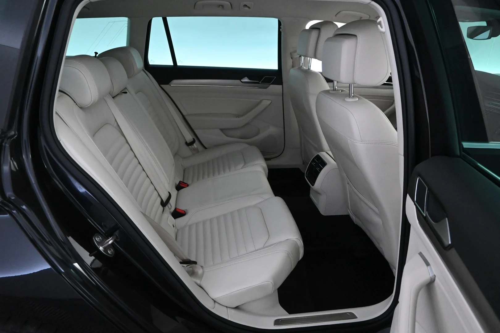 Car Image - 4LzjPWvqaTQOOYjxNXxsR6