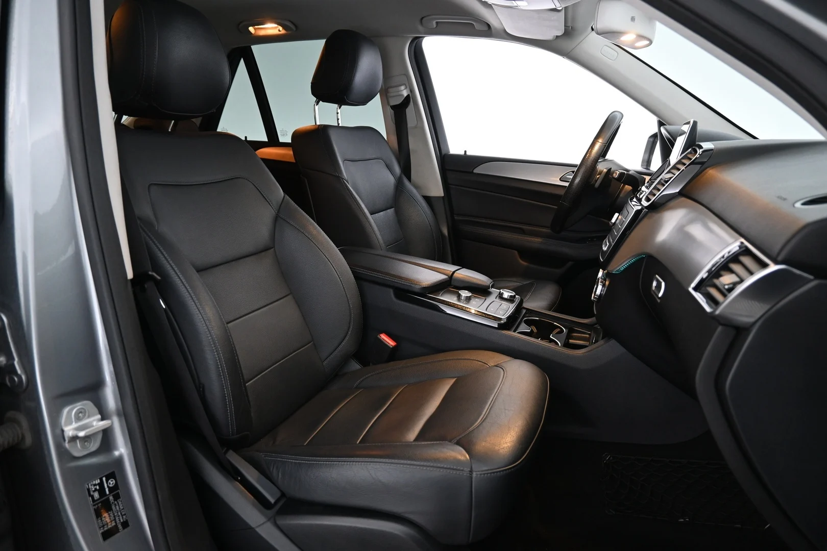 Car Image - HUSmMxTpTYpnOfLxOeceP